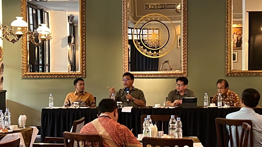 PLN Batasi Pemasangan PLTS Atap, Pelaku Usaha akan Laporkan ke Jokowi